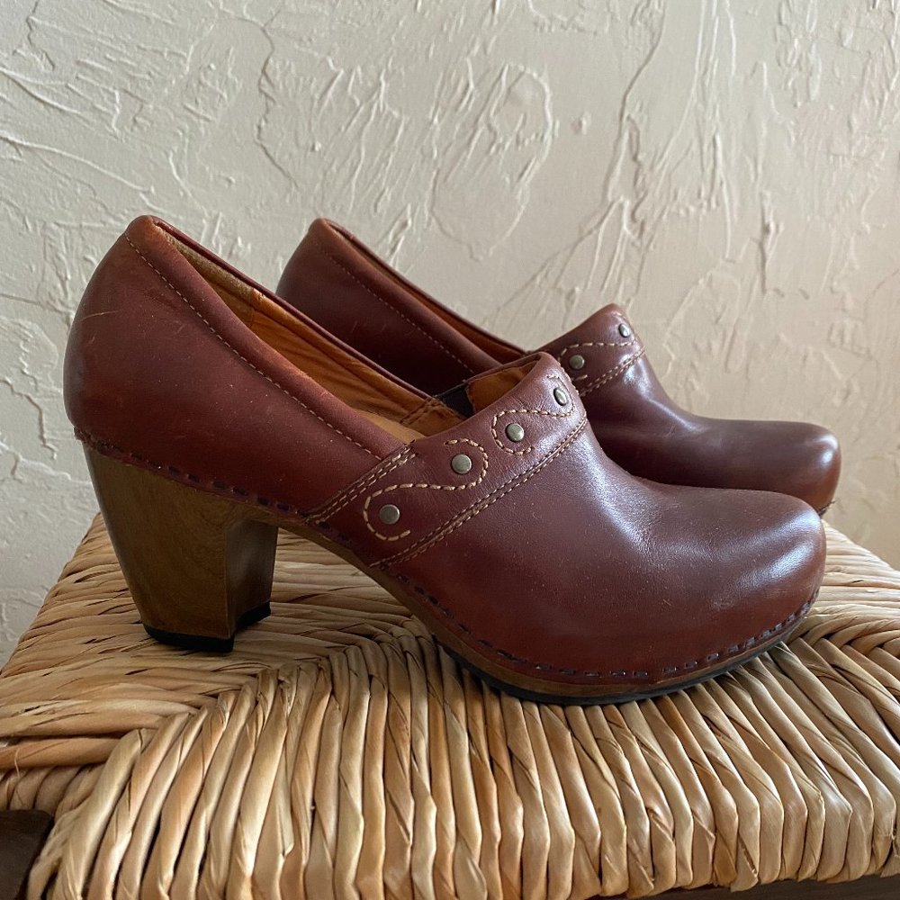 Dansko Women's Riki Clogs Leather Size EU 39 (fits like US 8)